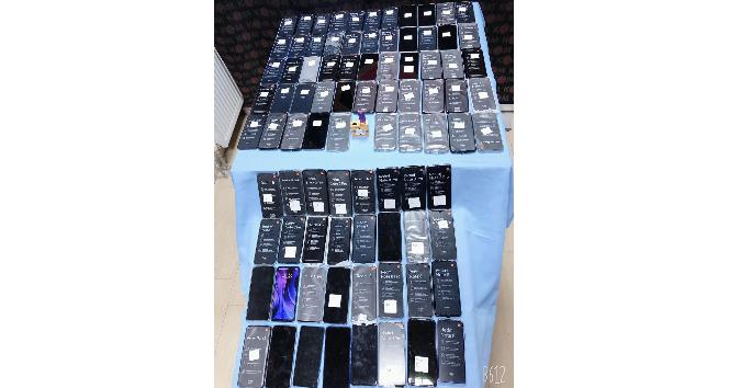 Bitlis’te 86 adet kaçak cep telefonu ele geçirildi