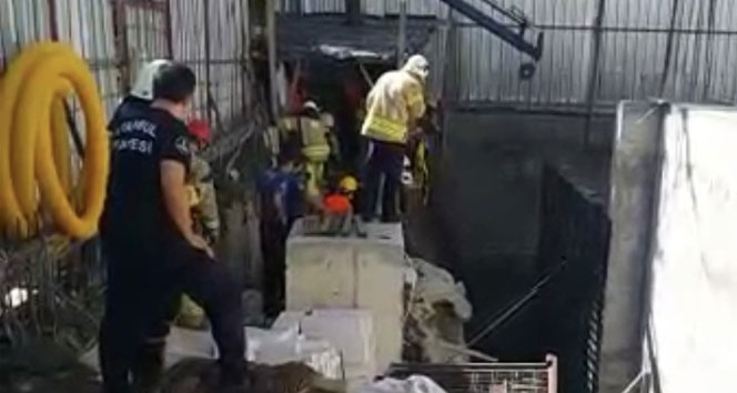 Kadıköy&#039;de bir inşaatta iskele çöktü: 3 işçi yaralandı