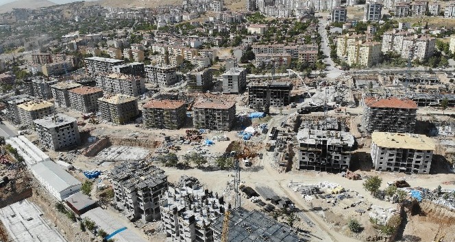Depremde ağır hasar alan mahalle, 2 bin 251 konutla yenileniyor
