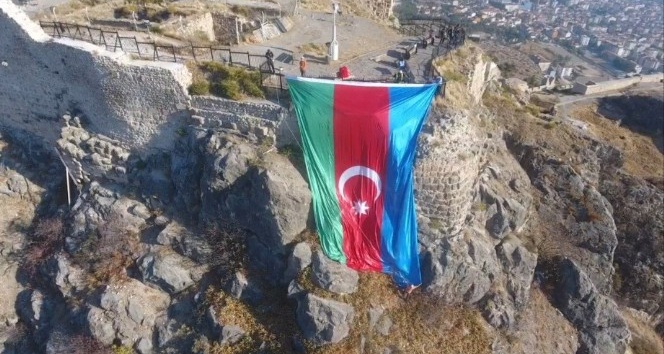 Amasya’dan Azerbaycan’a dev bayraklı destek