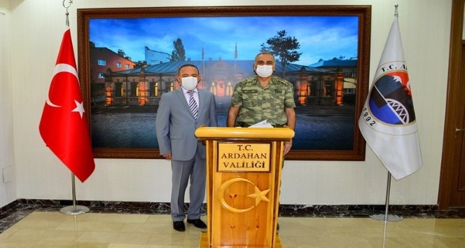 9’ncu Kolordu Komutanı Tümgeneral Erhan Uzun, Vali  Hüseyin Öner’e nezaket ziyaretinde bulundu