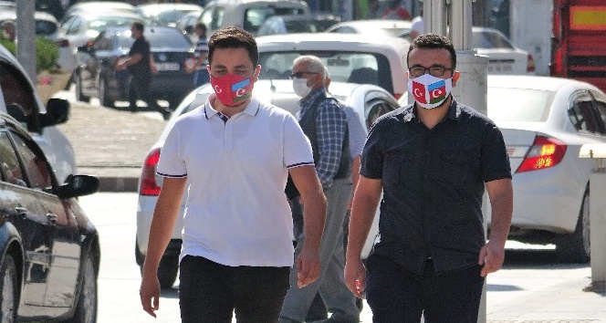 Azerbaycan ve Türkiye dayanışması maskelere de yansıdı