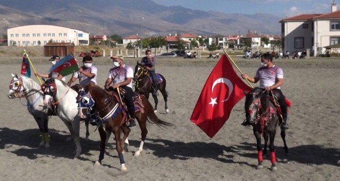 Ciritçiler Azerbaycan’a destek için sahaya çıktı
