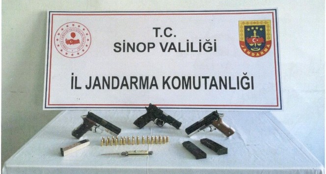 Türkeli’de yasa dışı silah satan bir kişi yakalandı