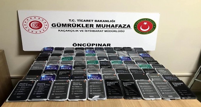 PTT’ye ait zırhlı araçla kaçakçılık yaparken yakalandılar