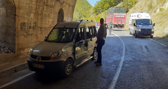 Tunceli’de trafik kazası:1’i ağır 2 yaralı