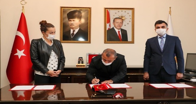 Trabzonlu dizi yapımcısı Berna Akdeniz, Ordu’da okul yaptırıyor