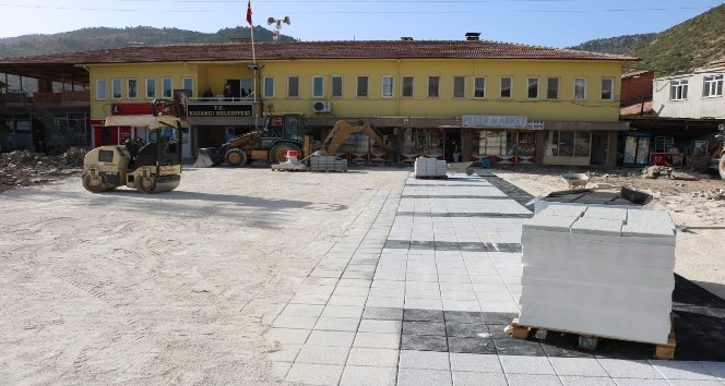 Kazancı belediyesi kent meydanını yeniliyor