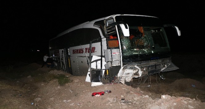Yozgat’ta yolcu otobüsü şarampole düştü: 10 kişi yaralandı