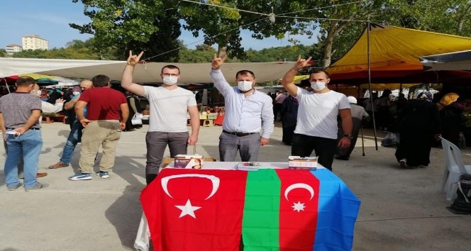 MHP’den vatandaşlara ücretsiz maske dağıtımı