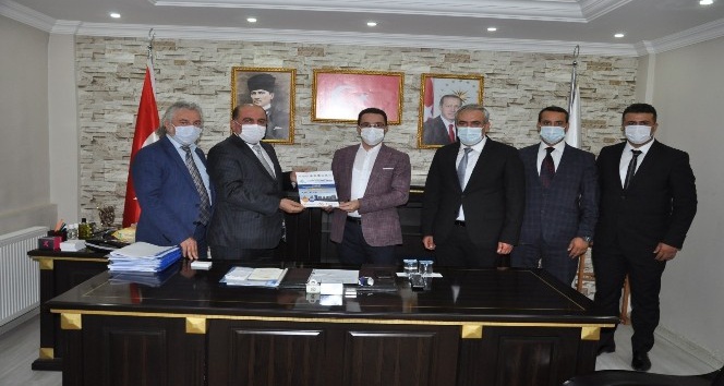 TISİAD heyeti Cizre Kaymakamı ve Belediye Başkanı Sinanoğlu ile gelişmeleri değerlendirdi