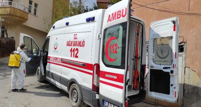 Hakkari’de ambulanslar dezenfekte edildi