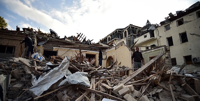 Gence halkı yaralarını sarıyor