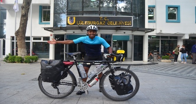 Korona virüsten işsiz kalan İngiliz, bisikletiyle Türkiye’ye geldi