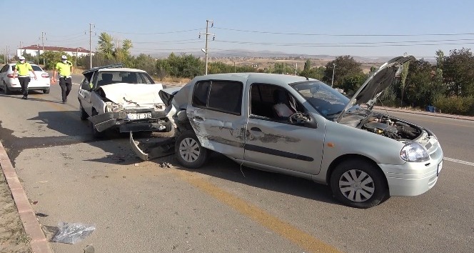 Kırıkkale’de zincirleme trafik kazası: 5 yaralı