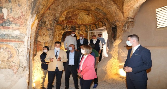 Vali Becel, Tatlarin yeraltı şehrini gezdi