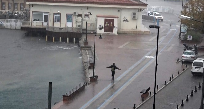 Herkes kaçacak yer ararken, o tadını çıkarttı