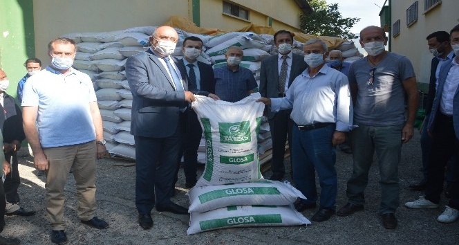 Niksar’da 350 çiftçiye sertifikalı tohum dağıtıldı