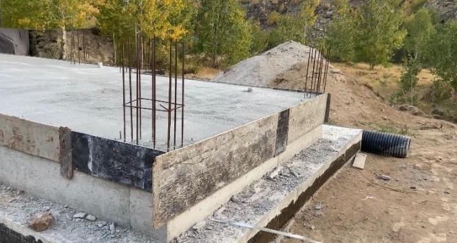 Nemrut Krater Gölü’nde valiliğin durdurduğu inşaat yeniden başladı