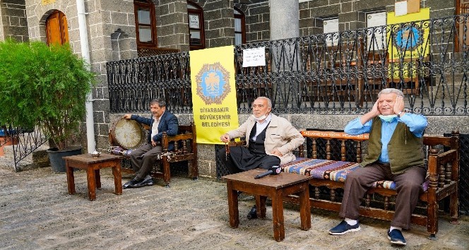 Diyarbakır’da dengbej divanları kaldığı yerden devam ediyor