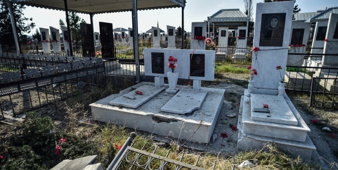 Ermenistan cenaze töreni sırasında mezarlıktaki sivilleri vurdu