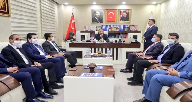 AK Parti Genel Başkan Yardımcısı Özhaseki, İl Başkanlığı ve Belediyeyi ziyaret etti