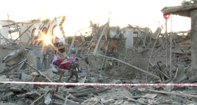 Ermenistan&#039;ın saldırdığı Gence&#039;de meydana gelen hasar gün ağarınca ortaya çıktı