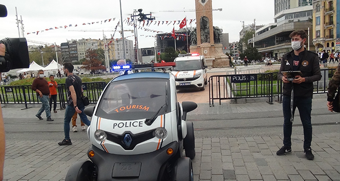 Taksim Meydanı&#039;nda drone destekli korona virüs denetimi yapıldı