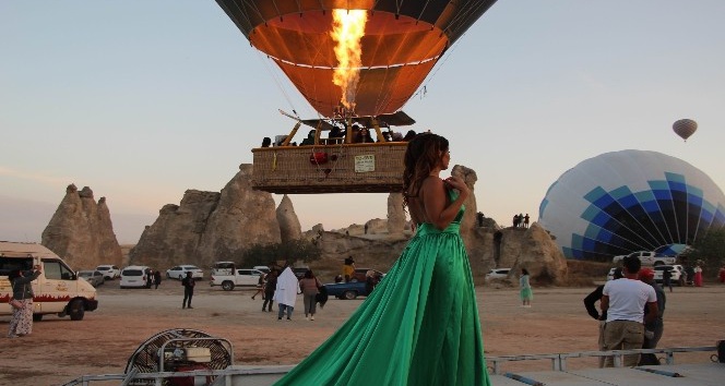 Kapadokya’da sıcak hava balonları kartpostallık görüntüler verdi