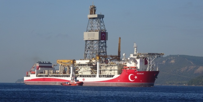 Kanuni sondaj gemisi Çanakkale Boğazı’ndan geçti