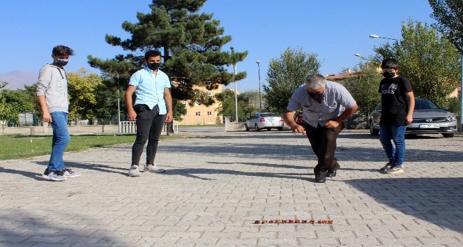 Unutulmaya yüz tutmuş “Aşık Oyunu” Erzincan’da hayat buldu