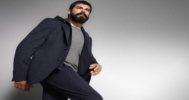 Burak Özçivit, yüzü olduğu marka için objektif karşısına geçti