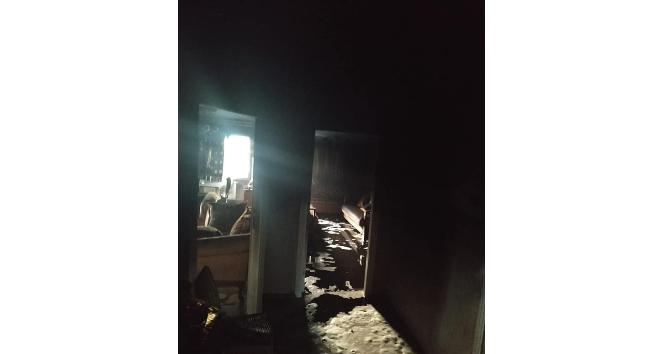 Tarsus’ta 2 ayrı evde çıkan yangın hasara neden oldu