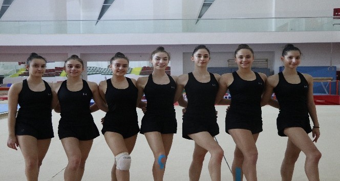 (Özel haber) Ritmik Cimnastik Büyükler Milli Takımı, Mersin’de kampa girdi