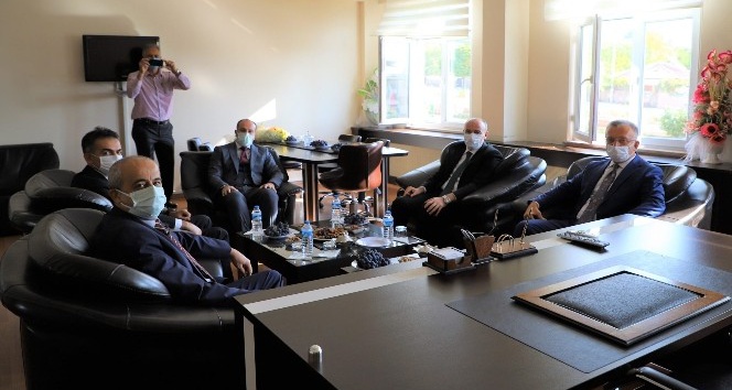 Üzümlü MYO Müdürlüğüne Doç. Dr. Tümer getirildi