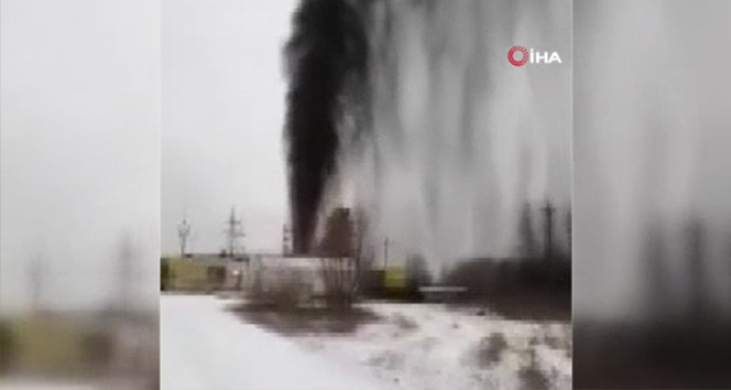 Rusya&#039;da petrol boru hattı patladı