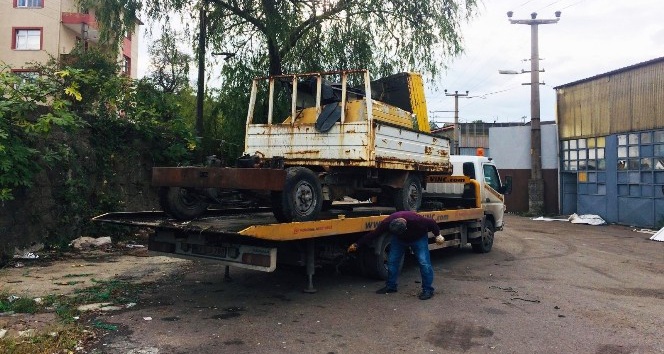 Kdz. Ereğli Belediyesi sanayi sitelerini hurda araçlardan temizliyor