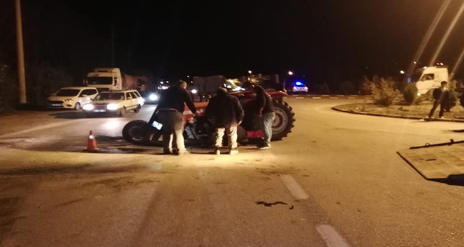 Karabük'te traktör ve otomobil çarpıştı