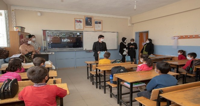İpekyolu Belediyesinden öğretmen ve öğrencilere korona virüs eğitimi
