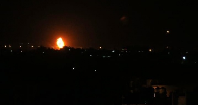 İsrail savaş uçakları Gazze Şeridi&#039;ni vurdu