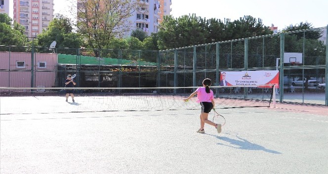 Cumhuriyet Kupası Tenis Turnuvası devam ediyor