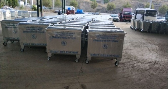 Emet Belediyesi 100 adet çöp konteyneri satın aldı
