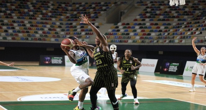 Kadınlar Basketbol Süper Ligi: İzmit Belediyespor: 64 - Çankaya Üniversitesi: 72
