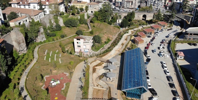 Kentsel dönüşümün ortasında kaldı