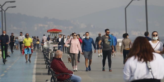 İstanbul sahillerinde maskesiz ve sosyal mesafesiz yoğunluk