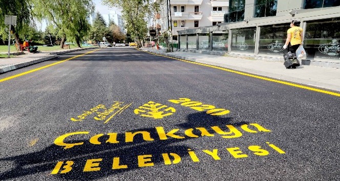 Çankaya Belediyesi asfalt çalışmalarına hız kesmeden devam ediyor