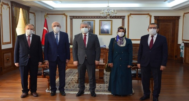 Kırşehir Valisi Akın, "Peygamber efendimizi daha iyi anlamaya çalışmalıyız"