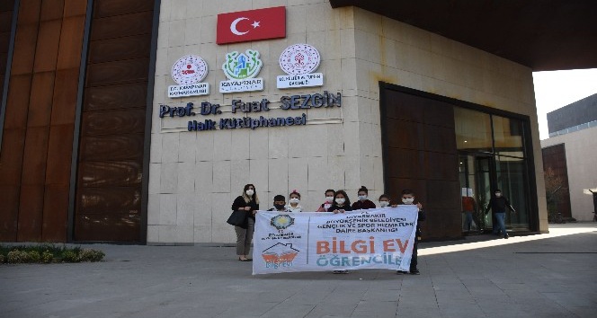 Diyarbakır’da Bilgi Evi öğrencileri, halk ve oyuncak kütüphanelerini gezdi