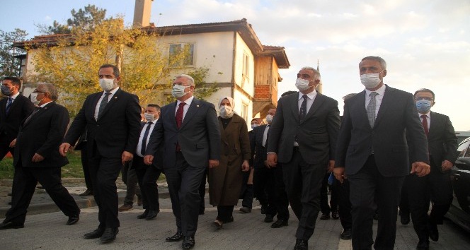 Bakan Ersoy, Çerkeş’te bir dizi ziyarette bulundu
