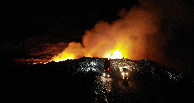 Karabük’te şehir çöplüğünde yangın çıktı